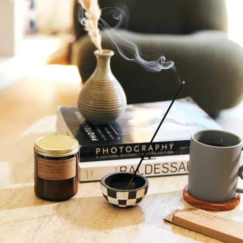 P.F.Candle: Patchouli & Sweetgrass - szója illatgyertya 99 gr