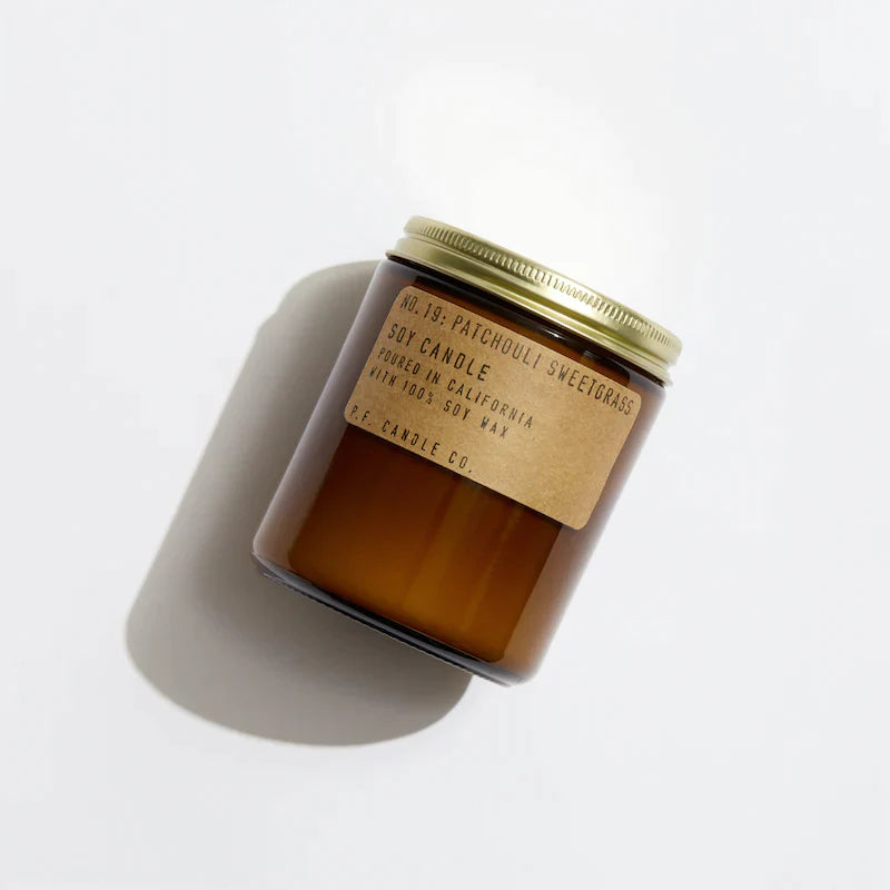 P.F.Candle: Patchouli & Sweetgrass - szója illatgyertya 99 gr