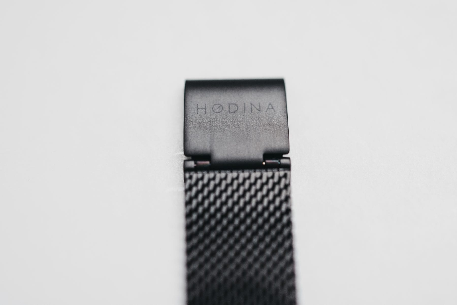 Hodina női óra – REDMOND fekete mesh szíjjal